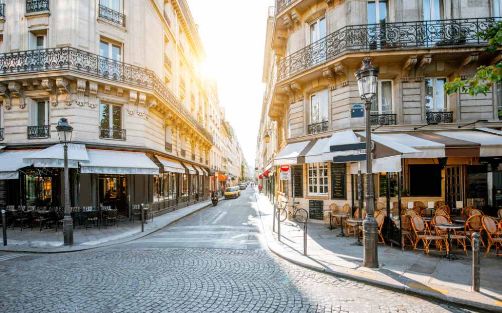 Tourisme : les professionnels attendent les retombées de la "vitrine" JO